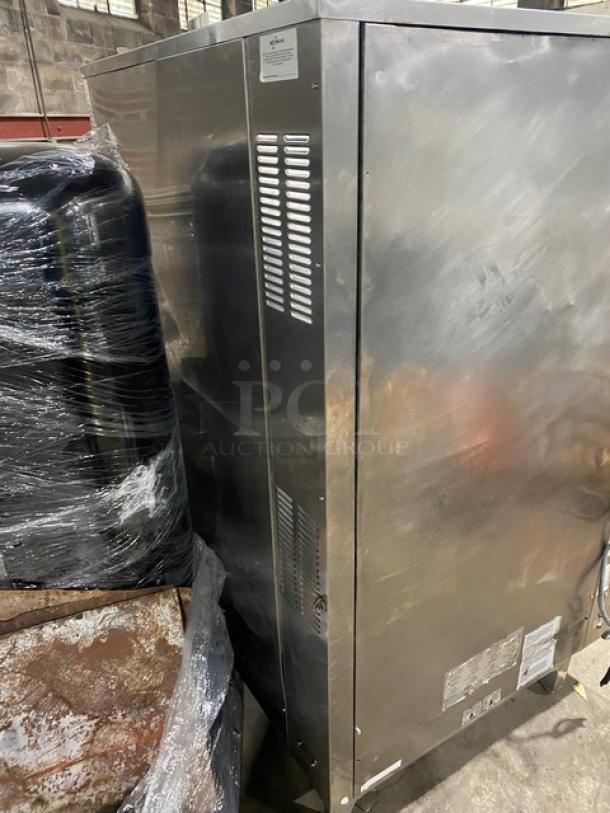 Alto-Shaam Combitherm 2020ESG stainless steel combi oven, natural gas powered, 20-pan, with roll-in rack, model 20.20ESG.