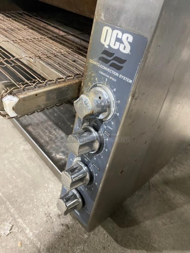 Star QCS Series Commercial Stainless Steel Conveyor Toaster, Model QCS-3-95HC, 208V 1 Phase. Control knobs visible.
