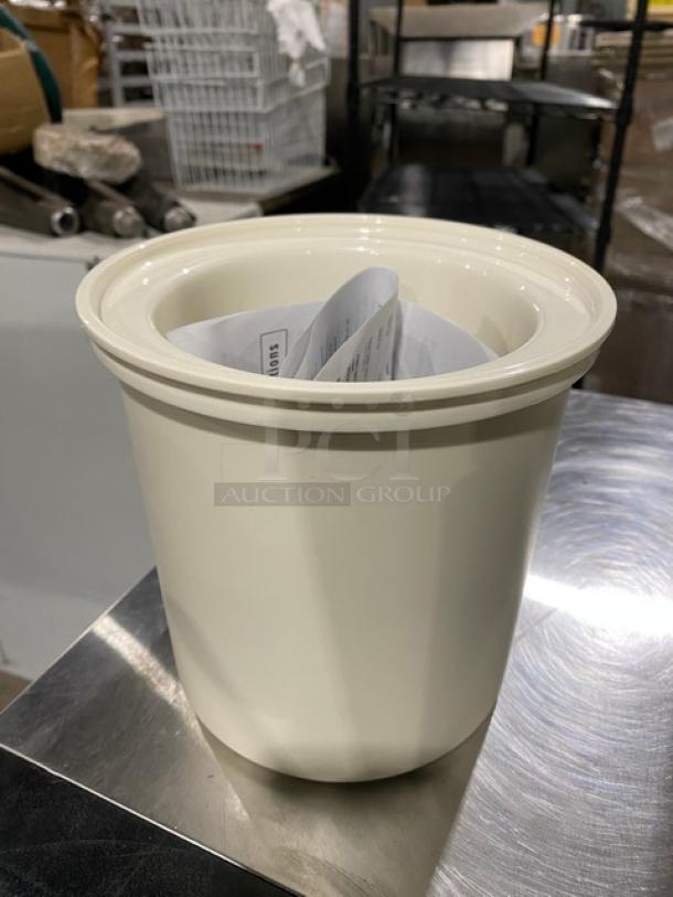 NEW Cambro ColdFest Series white 1.7 qt. round cold food pan, model 13199, 6.75” deep, pristine condition.