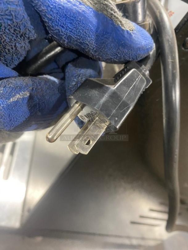 Cecilware HWD2 hot water dispenser plug. Black with stainless steel drip tray. Model: HWD2, SN: L267172. 120V, 1 Phase.