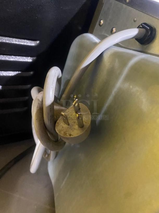 Sharp R22GTF commercial countertop microwave, stainless steel, electric, digital controls, 120V, model SN: 109550.