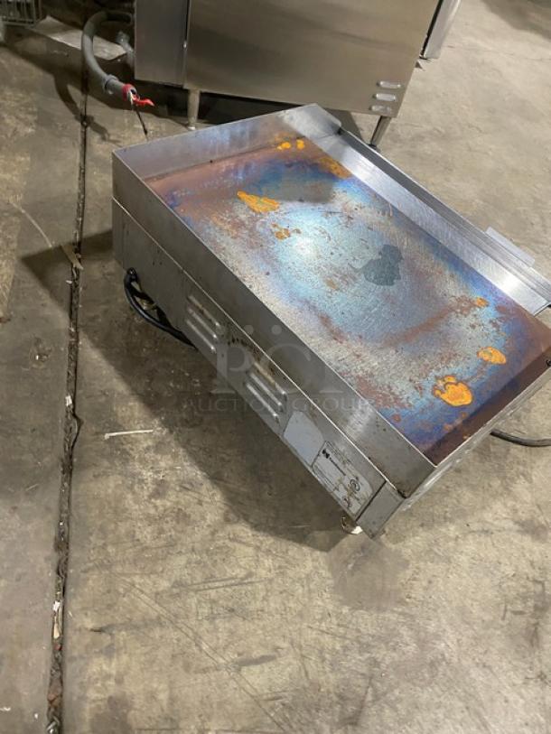 Cecilware EL1624 commercial stainless steel 24" electric griddle, thermostatic control, with back and side splash, 240V.