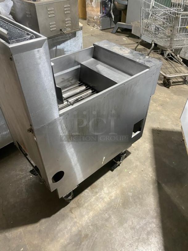 Pitco Solstice Supreme stainless steel 75 lb. deep fat fryer, model SSH75JS, on casters. Includes backsplash and basket hanger.