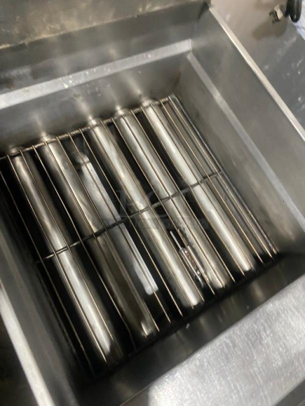 Pitco Solstice Supreme fryer, stainless steel, Model SSH75JS, 75 lb. capacity, Energy Star certified, on casters.