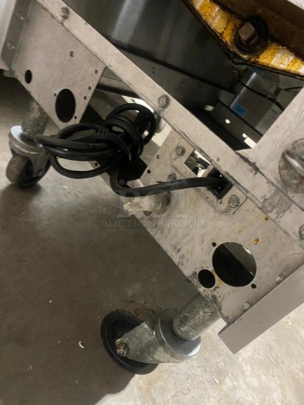 Pitco Solstice Supreme SSH75JS deep fat fryer on casters, stainless steel, natural gas, Energy Star certified, shown with power cord.