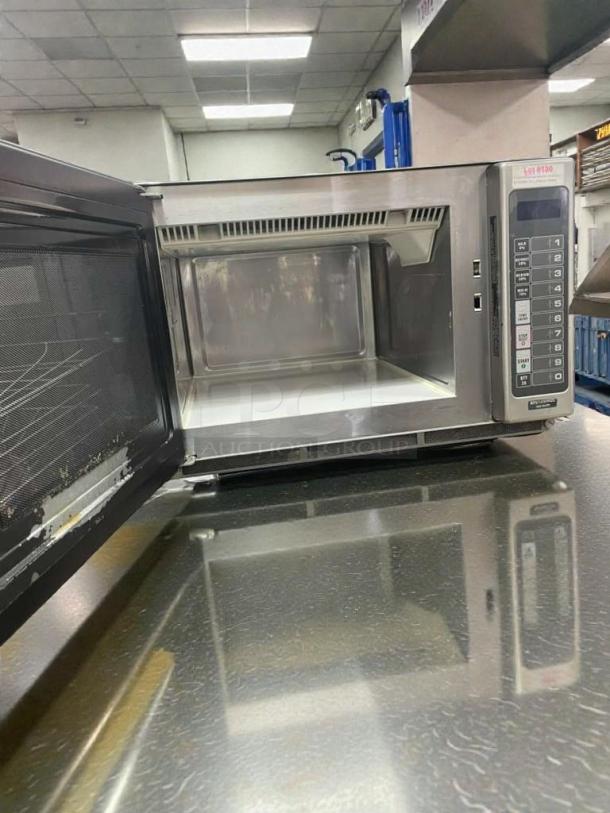 Amana Commercial RMS18TS countertop microwave oven in outstanding condition, stainless steel, 120V, tested and working.