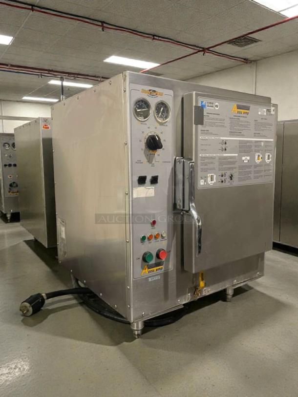 AccuTemp Steam ‘N’ Hold countertop steamer, model S62083D10031200, fully tested, 208V/3 Phase, excellent condition.