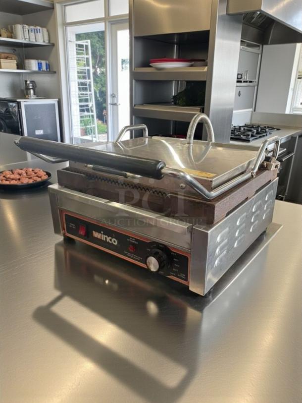 Immaculate Winco EPG-1C Panini Grill, countertop, 120V, stainless steel, tested & fully working, visible Winco label.