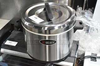 Brand new 2024 Emperor's Select 478ESC100SS 100 cup insulated rice container. Stainless steel finish, minor scratches.