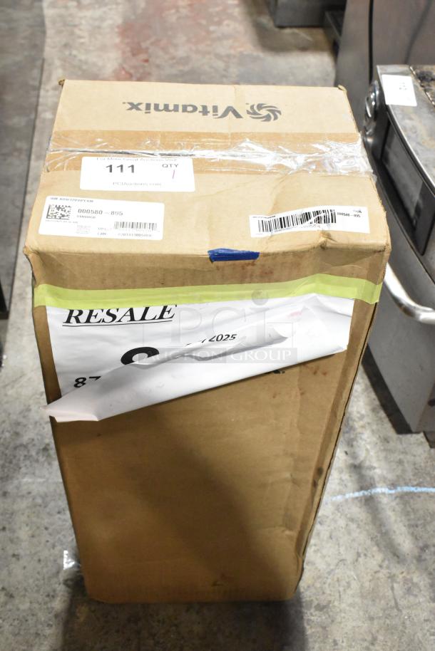 Brand new Vitamix 965580 Mix'n Mixer in original box. Scratch and dent condition. Includes soft ice cream agitator. 115V, 1 Phase.