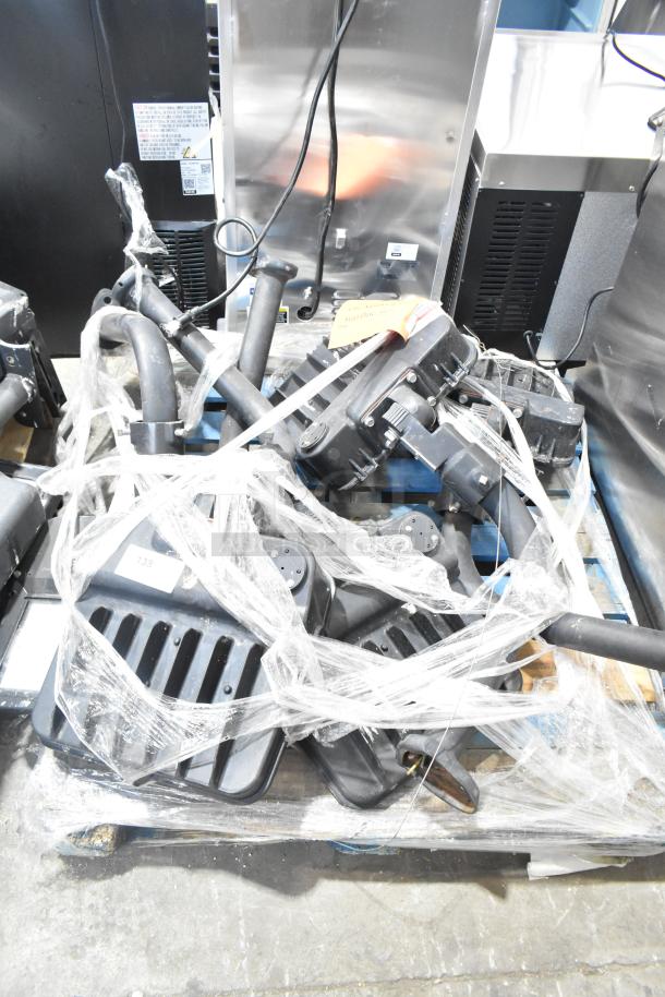 Five metal outdoor light fixtures, bundled, black finish, industrial style, visible labels. Good condition. Auction lot.