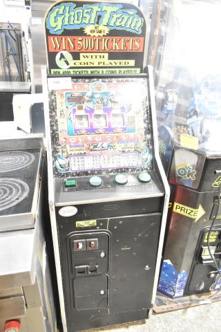 Metal Floor Style Slot Machine. 120 Volts, 1 Phase. - Item #1227639