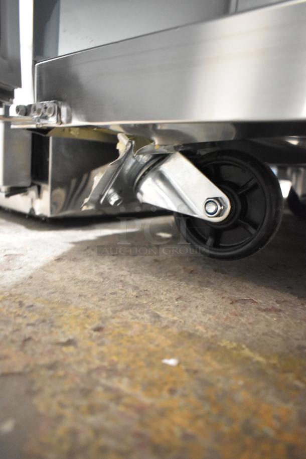 Brand new Avantco 178APT71MHC stainless steel prep table caster. Scratch and dent condition, 115V, 1 phase.