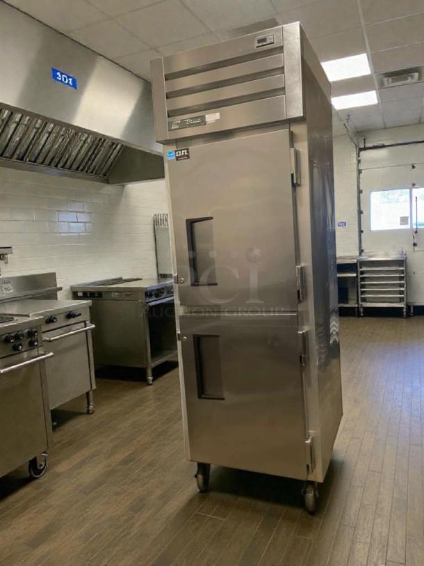 True STMTR-23 commercial reach-in refrigerator, top-tier condition, 115V, single phase, fully tested and working.