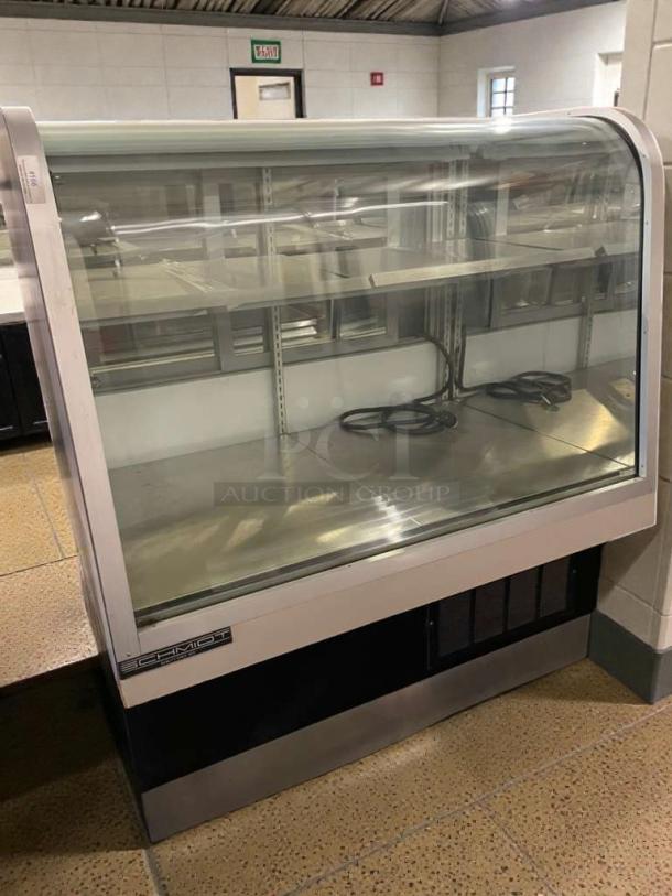 Federal Industries refrigerated bakery display case, model ELPRSS3-BP, in immaculate condition, 120V, fully tested.