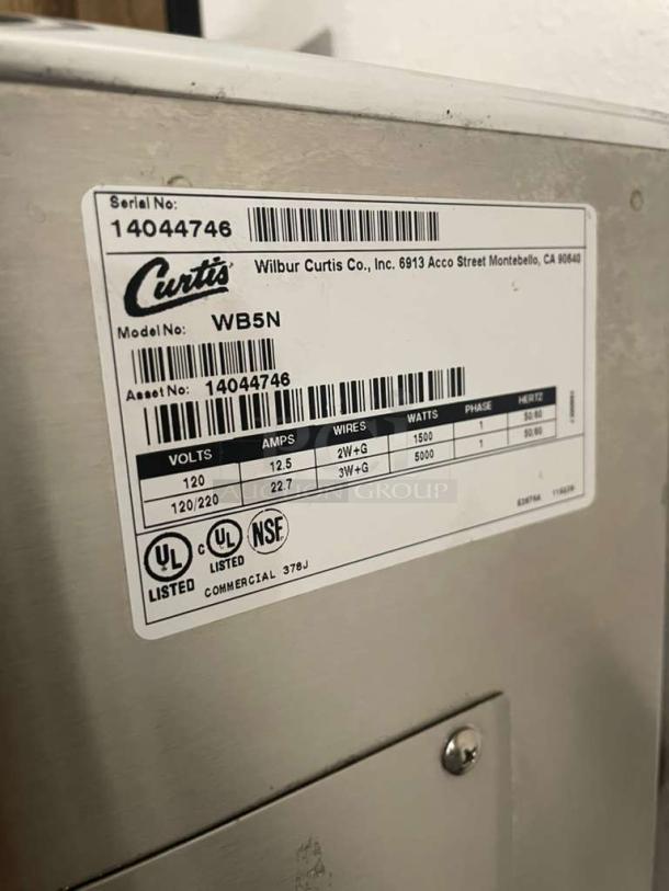 Curtis WB5N commercial coffee brewer, superior condition, 120V, single phase. Fully tested, Model WB5N, Serial 14044746.