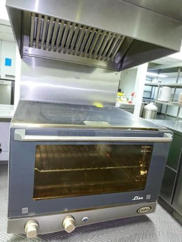 Cadco Lisa OV-013 countertop convection oven, stainless steel, top-tier condition, 208–240V, fully tested working.