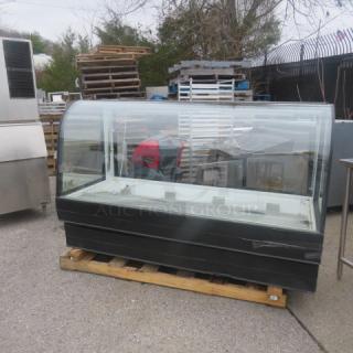 Federal Curved Glass Display Case, Model CRG7748, no back glass, 77"x34"x48.5", 120V, priced at $18,485.00.