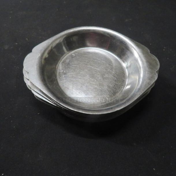 7x5.5 inch stainless steel dish in good condition, model 13XBID. Stackable design with a smooth finish.