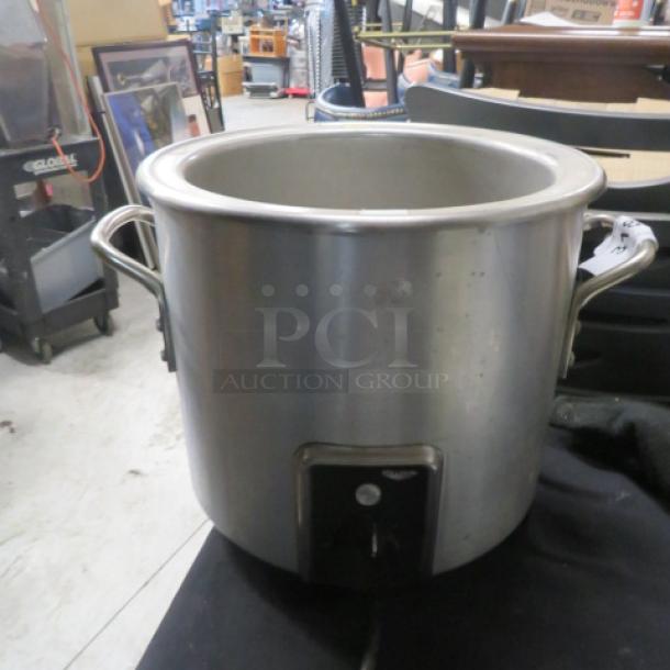 Vollrath Soup Rethermalizer Model 7217210. 1450W, 120V. Stainless steel, sturdy handles. Used condition, clean exterior.