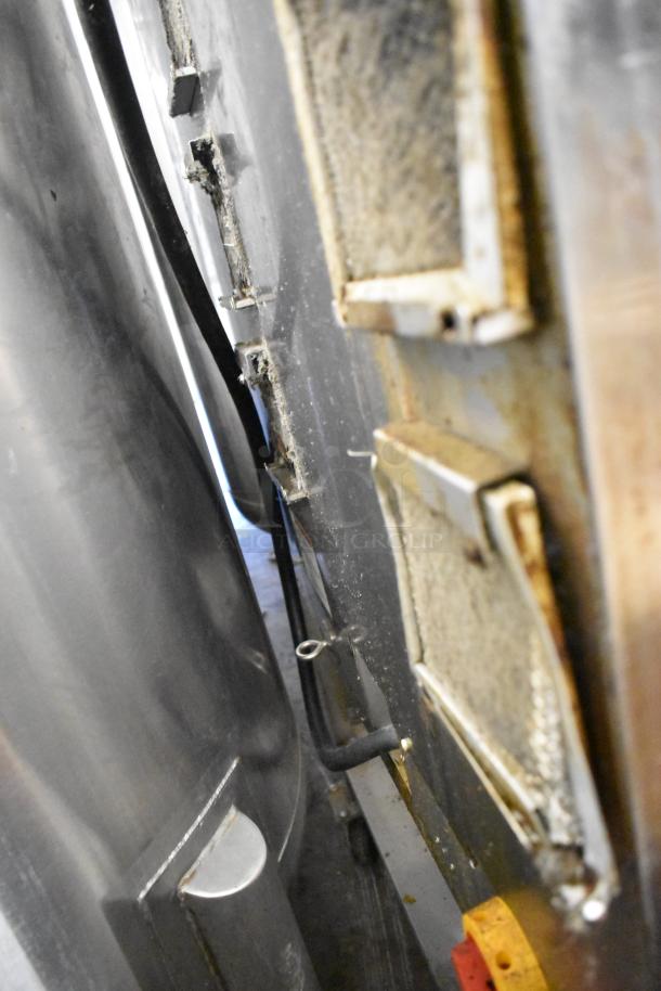 2020 Alto Shaam VMC-F4E Vector Oven, stainless steel, on stand with casters, 208-240V, 1 phase. Visible wear.