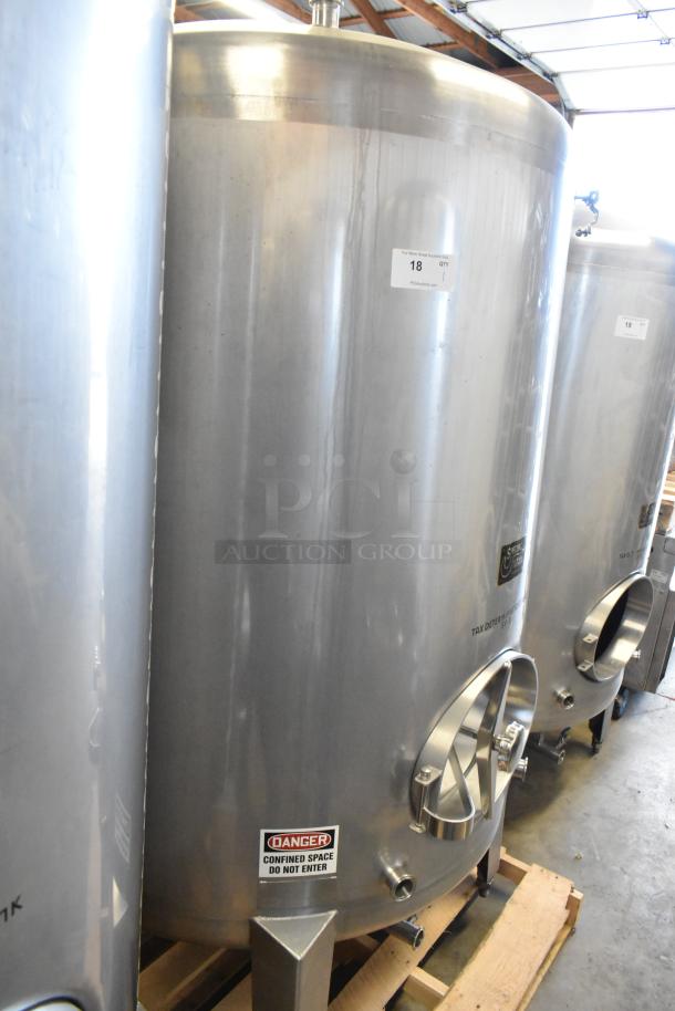 Stainless steel 10 BBL beer tank, commercial floor style, tax determination, clear beer tank, industrial use, good condition.