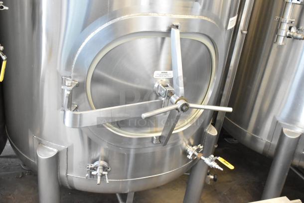 JV Northwest 10 BBL stainless steel beer brewing tank, 420-gallon capacity, fermenter style, commercial floor model, excellent condition.