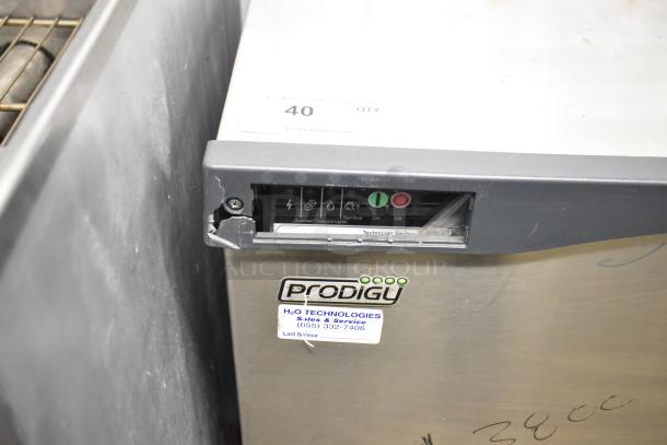 Scotsman C0830SA-32B Prodigy ice machine head, 208/230V, 1 phase; stainless steel, indicator lights, slight damage.