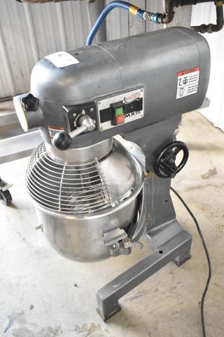 Avantco MX20 Metal Commercial 20 Quart Planetary Dough Mixer w/ Metal Mixing Bowl, Bowl Guard, and Whisk Attachment. 110 Volts, 1 Phase. - Item #1227922