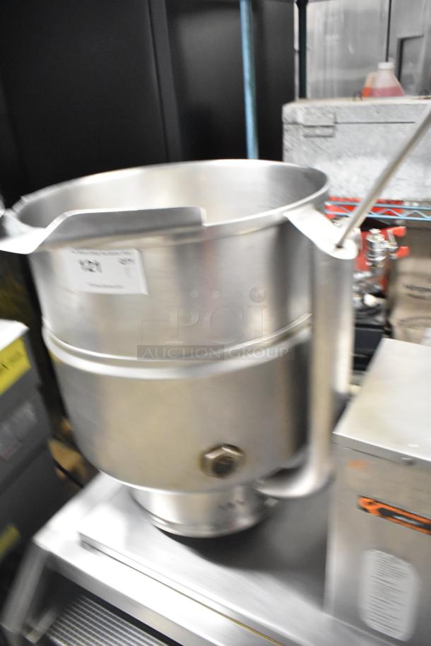 Groen TDB/7-40 stainless steel 40-quart steam kettle on stand, commercial grade, visible controls, good condition.