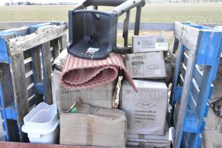 11 brand new scratch and dent items, including 109CARTBUSBK cart, Acopa plates, plastic baskets, and more on wooden pallets.