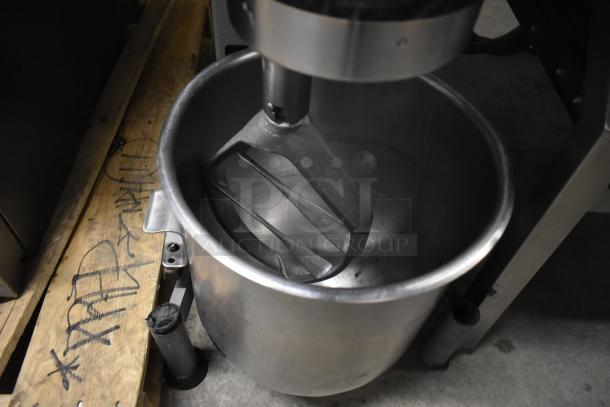 Varimixer W20 20 Quart Mixer with metal bowl and pastry paddle. 115V, 1 Phase. Tested and working condition.