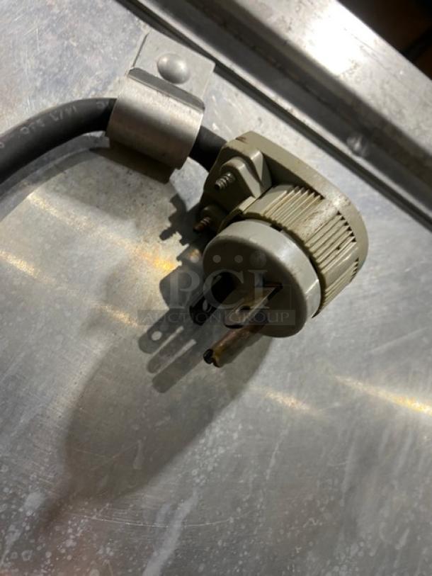 Cres-Cor electric heated holding/proofing cabinet plug detail, 110-120V, showing power connector.