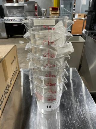 Cambro RFSCW1135 1 Qt. clear polycarbonate food storage containers with handles. New condition, stackable design.