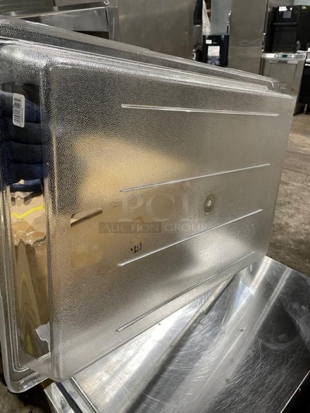NEW Cambro 18263CW clear polycarbonate food storage container, 18"x26"x3.5". Commercial-grade, excellent condition.