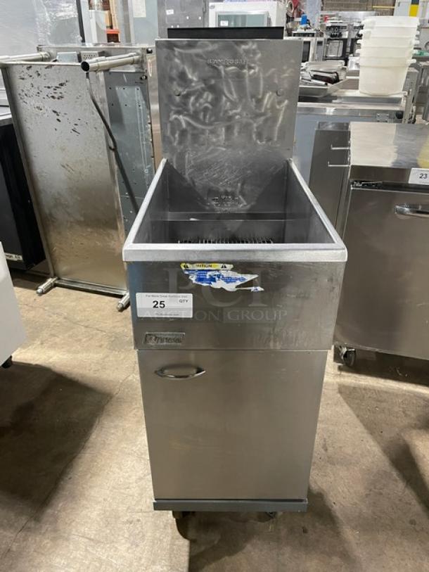 Pitco Frialator 40DSM stainless steel 40 lb. deep fat fryer, natural gas, with backsplash, on casters. Serial: G15LC085940.