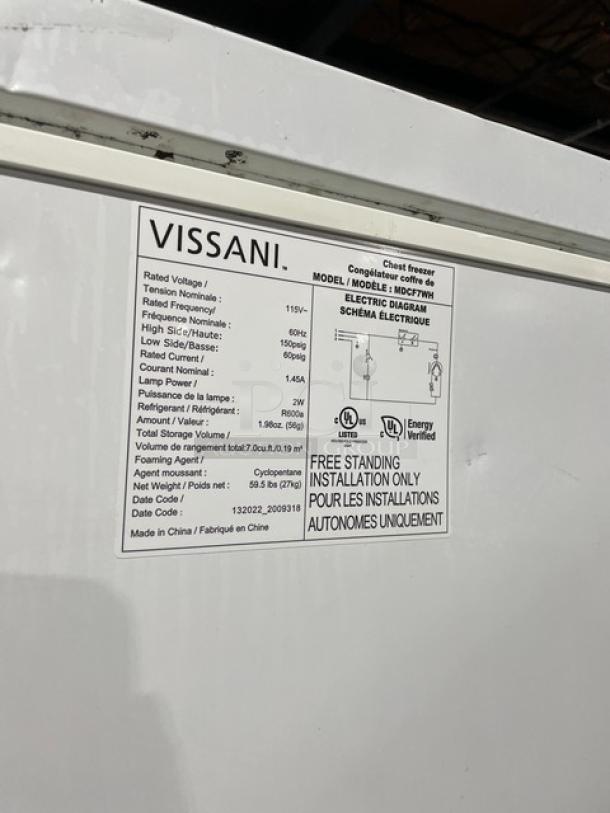 Vissani 2022 white chest freezer, model MDCF7WH. Manual defrost, commercial, 32". Label indicates 115V, UL listed.