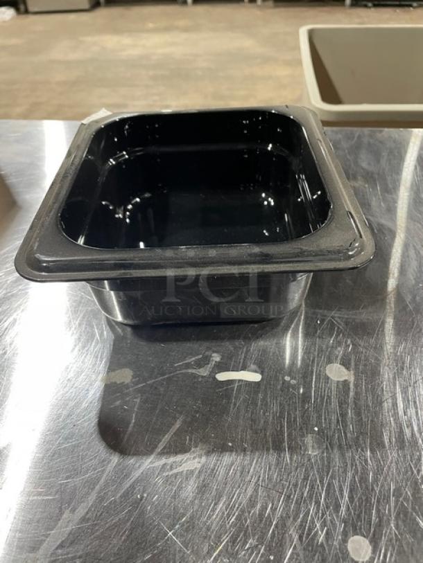 NEW Cambro black 1/6-size 2.5" deep food pan. Commercial-grade, glossy finish, pristine condition.
