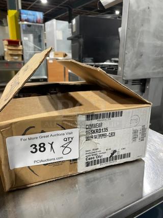 Cambro Camwear Series 96SKRD135 shaker/dredge in original box. New, clear polycarbonate, includes lid. Auction lot of 8.