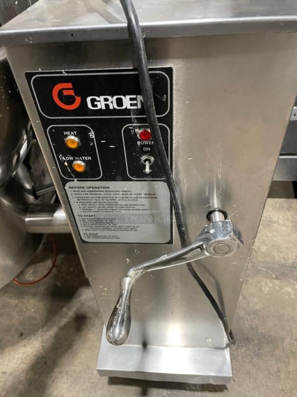 Groen DHT140 Commercial 40 Gal. Stainless Steel Tilt Steam Kettle. Natural gas, 120V, serial 64233. Working condition.