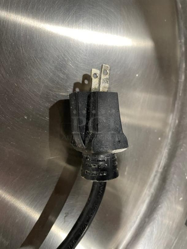 Groen Stainless Steel 40 Gal. Tilting Steam Kettle, Model DHT140. Natural gas powered, 120V 1 Phase, on legs, SN: 64233.