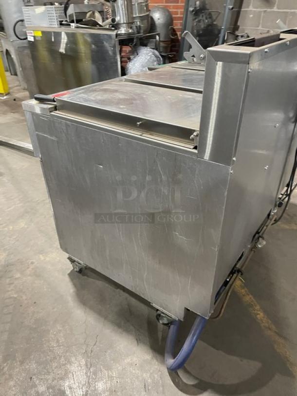 Pitco SRTG 3-bay pasta cooker, stainless steel, natural gas, 17.5 gal capacity, with backsplash, on casters, model SRTG.