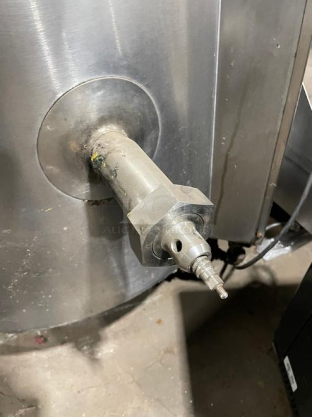 Groen AH/1-40 40-gal stainless steel steam kettle with swing spout faucet. Natural gas powered. Model AH140, SN: 137002.