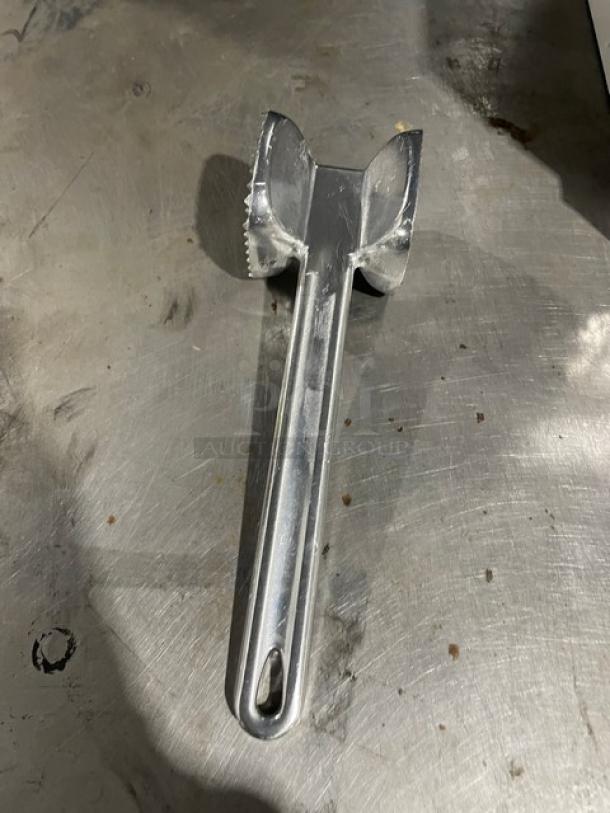 Adcraft MTA-10 commercial aluminum meat tenderizer, 2-3/4" square head, new condition, metallic finish.