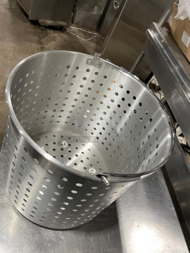 NEW Adcraft Hyperion3 39 Qt. perforated aluminum steamer basket, Model H3-SB39, in excellent condition.