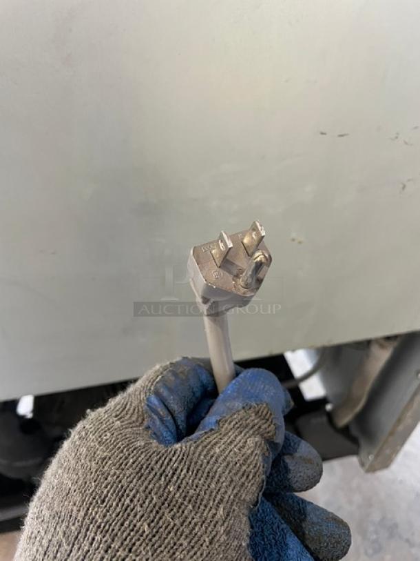 Plug of Beverage-Air Commercial Stainless Steel Reach-In Freezer, Model KF24-1AS, showing 115V 1 Phase compatibility.