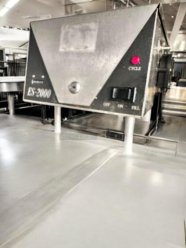 Ecolab Hobart ES-2000 commercial conveyor dishmachine in excellent condition, tested and fully operational.