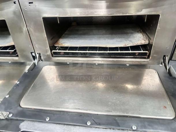 TurboChef Encore Rapid Cook Oven, 208/240V, exceptional condition, stainless steel interior, fully tested and working.