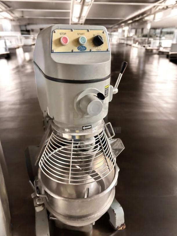 Globe SP40P 40-Qt Planetary Floor Mixer, superb condition, 220V, tested, with control panel and safety guard, by Globe Food Equipment Co.