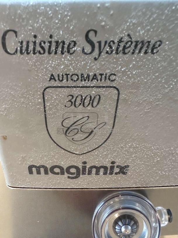 Magimix Cuisine Système 3000 Automatic Food Processor in excellent condition, 120V, fully tested and working.